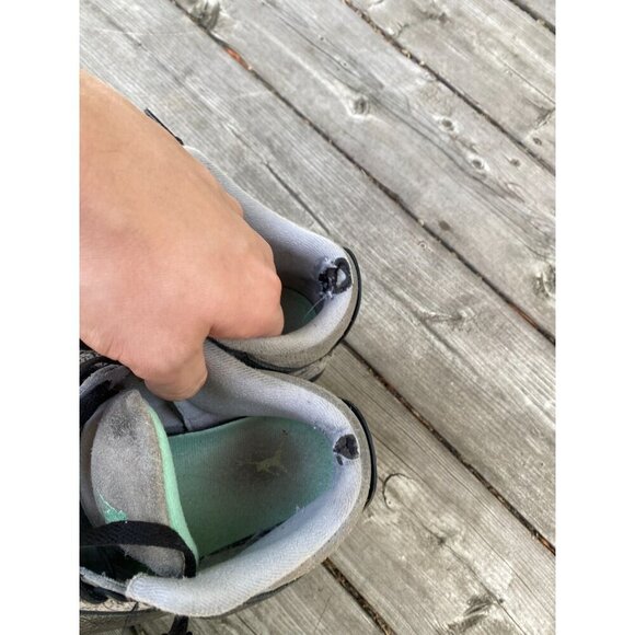 2023 Air Jordan 3 Retro "Green Glow" Size 9.5 Men's - Picture 6 of 8